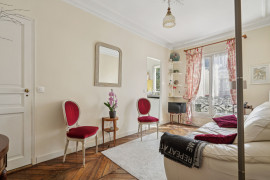 Location
Avenue Bosquet cosy apartment (loyer tout inclus)