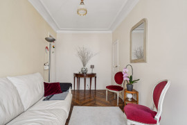 Location
Avenue Bosquet cosy apartment (loyer tout inclus)