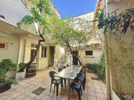 
                                                                                        Location
                                                                                         AVIGNON Centre, Studio neuf, Jardin Terrasses