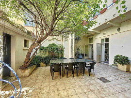 
                                                                                        Location
                                                                                         AVIGNON Centre, Studio neuf, Jardin Terrasses