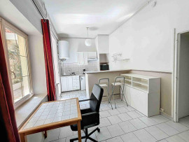 
                                                                                        Location
                                                                                         AVIGNON Centre, Studio neuf, Jardin Terrasses