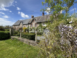 
                                                                                        Vente
                                                                                         Axe GRANVILLE-COUTANCES - Maison anglo-normande avec chambre