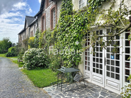 
                                                                                        Vente
                                                                                         Axe GRANVILLE-COUTANCES - Maison anglo-normande avec chambre