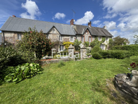 
                                                                                        Vente
                                                                                         Axe GRANVILLE-COUTANCES - Maison anglo-normande avec chambre