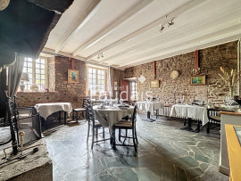
                                                                                        Vente
                                                                                         Axe GRANVILLE-COUTANCES - Maison anglo-normande avec chambre