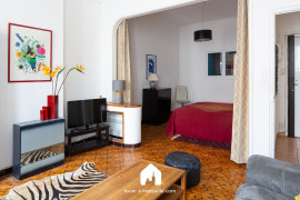 
                                                                                        Location
                                                                                         Balcon Escat