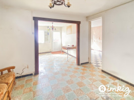 
                                                                                        Vente
                                                                                         Bas de maison de ville 2 pièces avec travaux