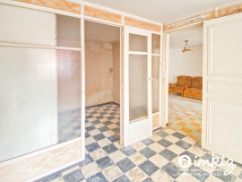 
                                                                                        Vente
                                                                                         Bas de maison de ville 2 pièces avec travaux