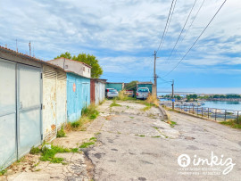 
                                                                                        Vente
                                                                                         Bas de maison de ville 2 pièces avec travaux