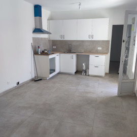 
                                                                                        Location
                                                                                         bas de villa beaumont 44m2