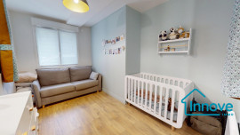 
                                                                                        Vente
                                                                                         BAS GUILHEMERY - Maison de ville familale avec cachet