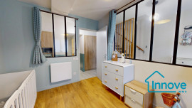 
                                                                                        Vente
                                                                                         BAS GUILHEMERY - Maison de ville familale avec cachet