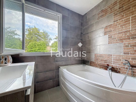 
                                                                                        Vente
                                                                                         BAUDRE, aux portes de SAINT-LO, Maison 3 chambres autonomie 