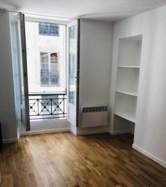 
                                                                                        Location
                                                                                         Beau 2/3 pièces 45m² partiellement meublé