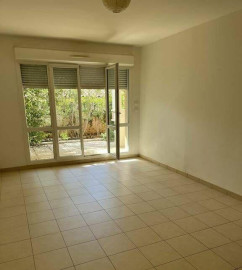 
                                                                                        Location
                                                                                         Beau 2 pièces 48m² avec terrasse et jardin à Aix