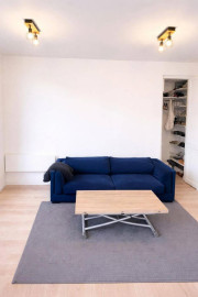 
                                                                                        Location
                                                                                         Beau 2 pièces meublé 35m²