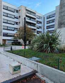 
                                                                                        Location
                                                                                         Beau 2 Pièces meublé refait à neuf 43m2