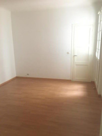 
                                                                                        Location
                                                                                         Beau 2 pièces sur cour à Paris 16ème