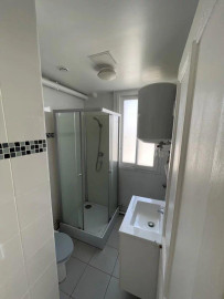 
                                                                                        Location
                                                                                         Beau 2P 29m² avec balcon centre ville