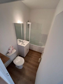 
                                                                                        Location
                                                                                         Beau 2P 30m² rénové RDC