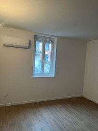 
                                                                                        Location
                                                                                         Beau 2P 36m² rénové