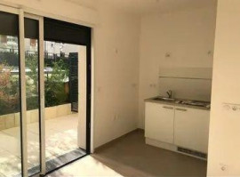 
                                                                                        Location
                                                                                         Beau 2P 37m² avec un petit jardin privatif 13m²
