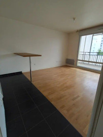 
                                                                                        Location
                                                                                         Beau 2P 40m² avec balcon