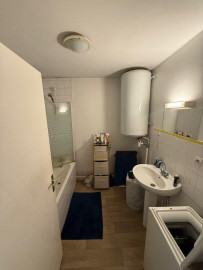 
                                                                                        Location
                                                                                         Beau 2P 40m²  Les carmes