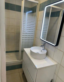 
                                                                                        Location
                                                                                         Beau 2P 41m² refait à neuf, bd Saint Marcel
