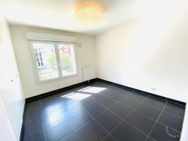 
                                                                                        Location
                                                                                         Beau 2P 42m² Alfortville