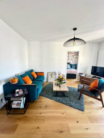 
                                                                                        Location
                                                                                         Beau 2P 43 m² entièrement refait à neuf