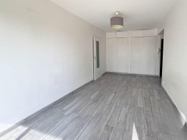 
                                                                                        Location
                                                                                         Beau 2P 43m² au coeur de la Défense