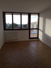 
                                                                                        Location
                                                                                         Beau 2P 43m² avec balcon