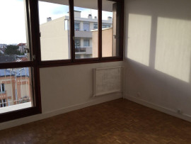 
                                                                                        Location
                                                                                         Beau 2P 43m² avec balcon