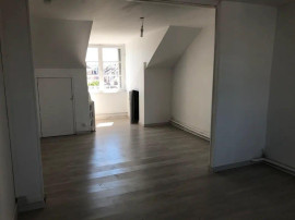 
                                                                                        Location
                                                                                         Beau 2P 45m² traversant lumineux avec vue dégagée