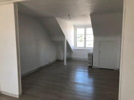 
                                                                                        Location
                                                                                         Beau 2P 45m² traversant lumineux avec vue dégagée