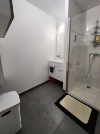 
                                                                                        Location
                                                                                         Beau 2P 49m² + Loggia 6m²