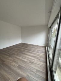 
                                                                                        Location
                                                                                         Beau 2P 55m² dans le quartier animé de Cambronne