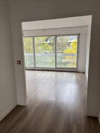 
                                                                                        Location
                                                                                         Beau 2P 55m² dans le quartier animé de Cambronne