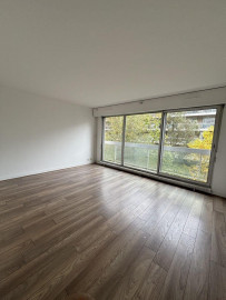 
                                                                                        Location
                                                                                         Beau 2P 55m² dans le quartier animé de Cambronne