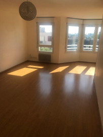 
                                                                                        Location
                                                                                         Beau 2P 55m² très lumineux