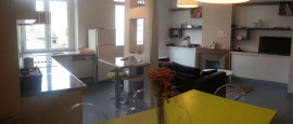 
                                                                                        Location
                                                                                         Beau 2P 70m² refait à neuf traversant très clair