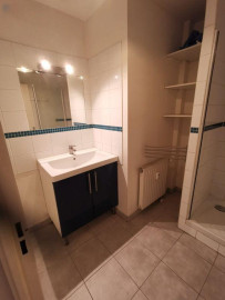 
                                                                                        Location
                                                                                         Beau 2P bis 69m² style loft