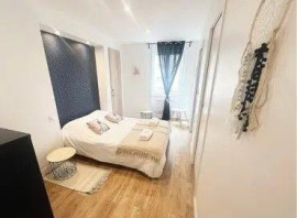 
                                                                                        Location
                                                                                         Beau 2P meublé 26m² refait à neuf