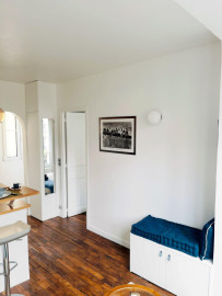
                                                                                        Location
                                                                                         Beau 2P meublé 27m² refait à neuf