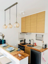 
                                                                                        Location
                                                                                         Beau 2P meublé 27m² refait à neuf
