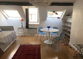 
                                                                                        Location
                                                                                         Beau 2P meublé 28m² avec vue sur la Tour Eiffel