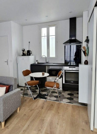 
                                                                                        Location
                                                                                         Beau 2P meublé 28m² rénové et équipé