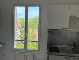
                                                                                        Location
                                                                                         Beau 2P meublé 29m² agréable