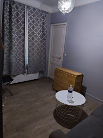 
                                                                                        Location
                                                                                         Beau 2P meublé 30m² refait à neuf décoré avec goût